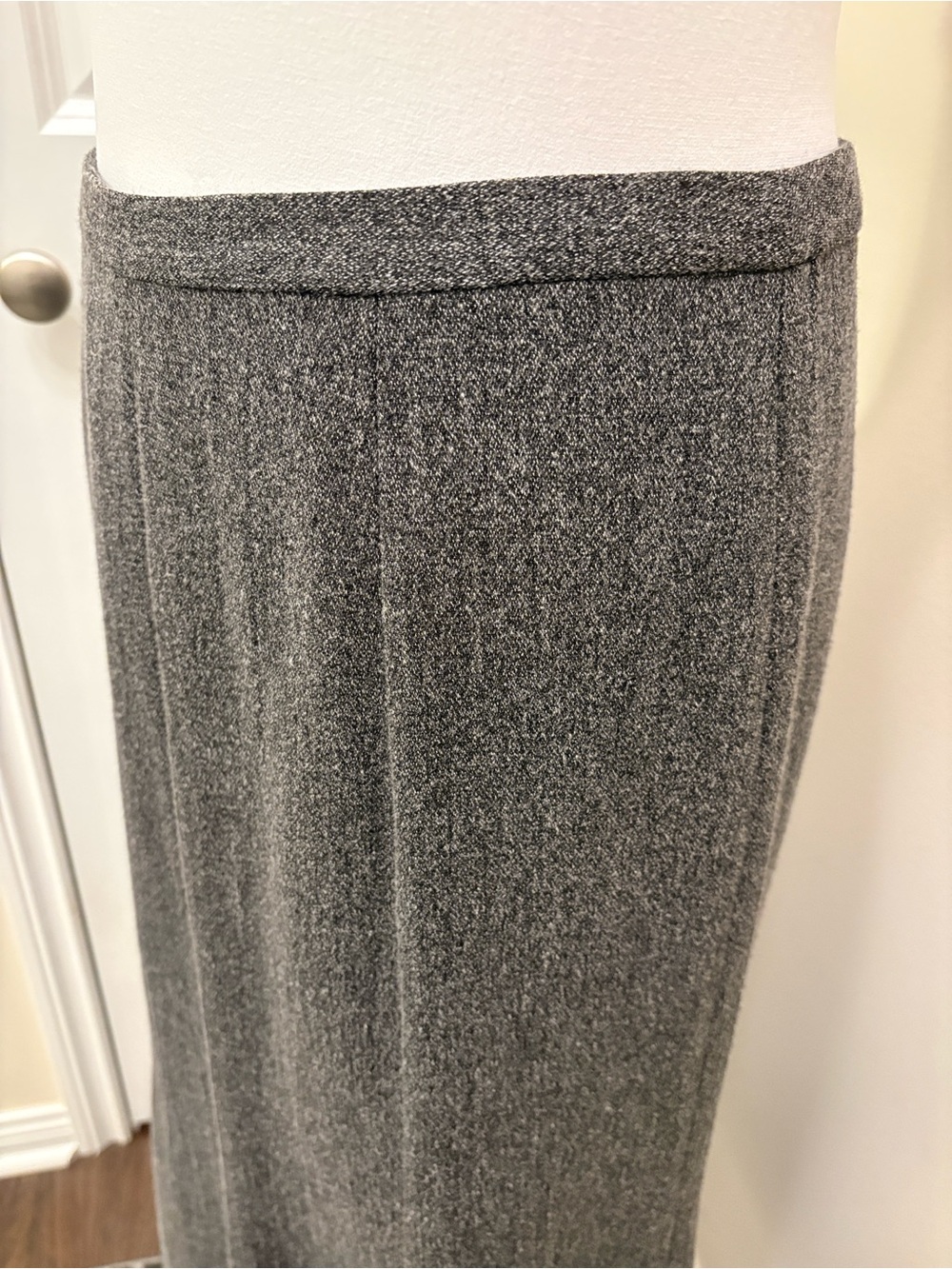 Jones Wear Gray A-Line Flared Midi Skirt - Picture 9 of 14